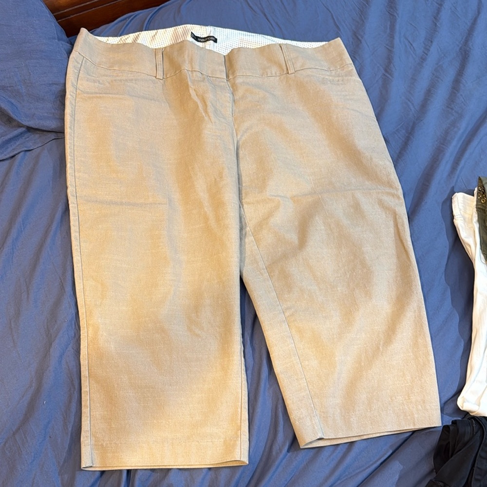 Maurices Plus 22 dress Pants cropped never worn